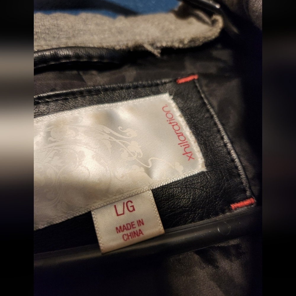 Womens jacket - Picture 3 of 7